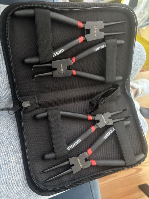 Zestaw szczypcy do pierscienj