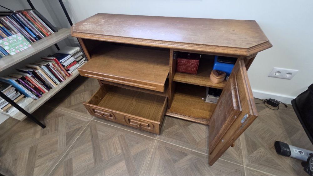 Тумба/комод під телевізор з натурального дерева