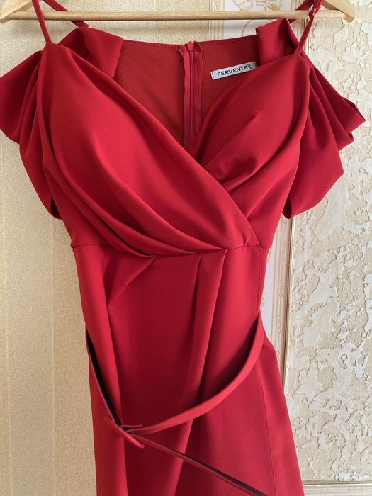 Сукня жіноча в гарному стані