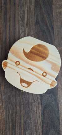 Drewniane pudełko handmade na ząbki mleczaki chłopiec
