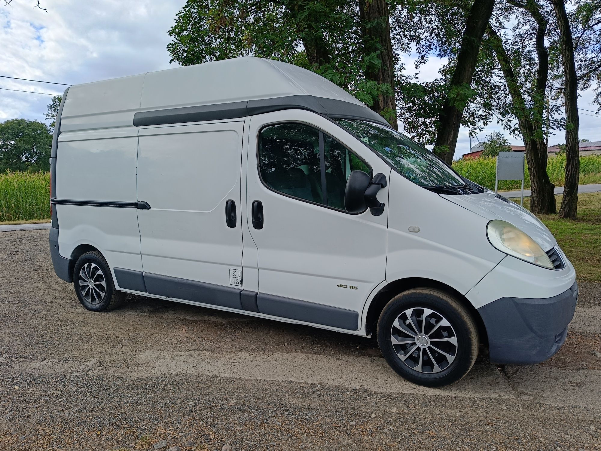 Renault Trafic Long L2H2 Wysoki 2.0 DCi 115 KM Vivaro Webasto Hak