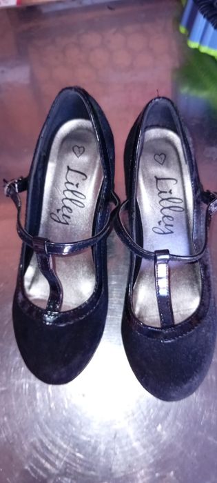 Sapatos pretos com salto de senhora tamanho 35/36