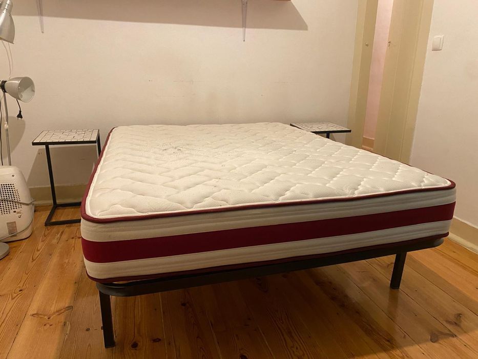 Cama e Colchão de Casal (Padrão)