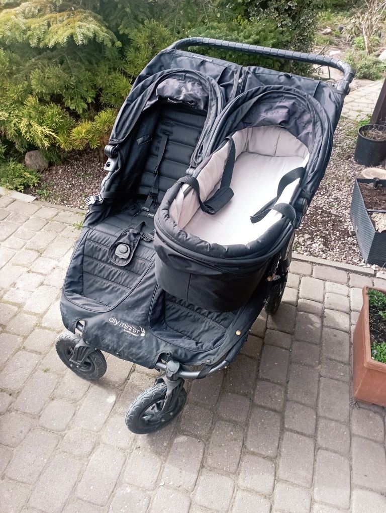 Wozek bliźniaczy, rok po roku Baby Jogger City Mini Gt Double