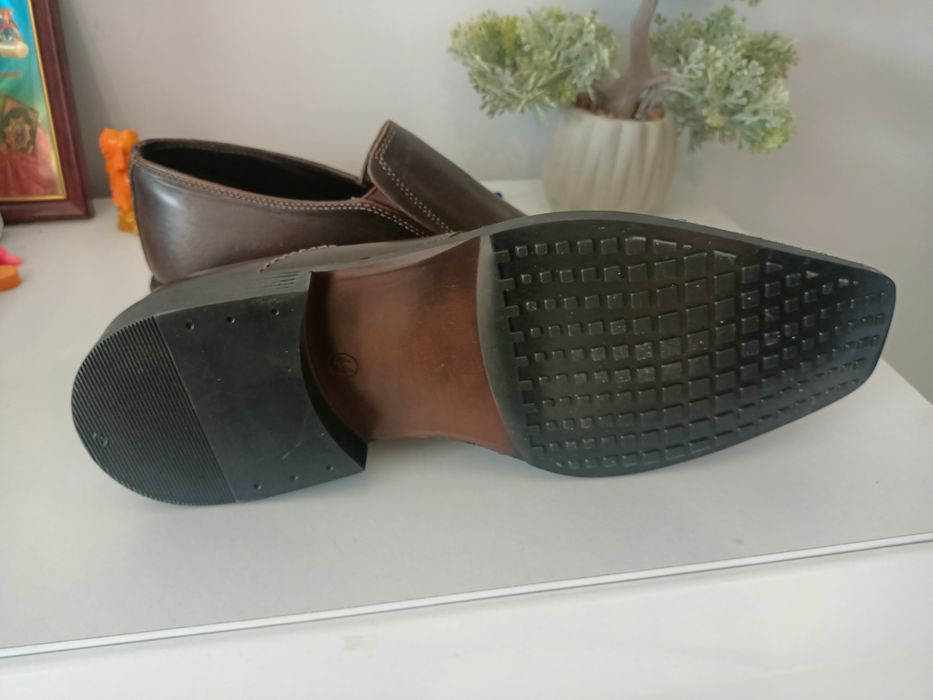 Продам чоловічі туфлі,нові 44 р Шкіряні