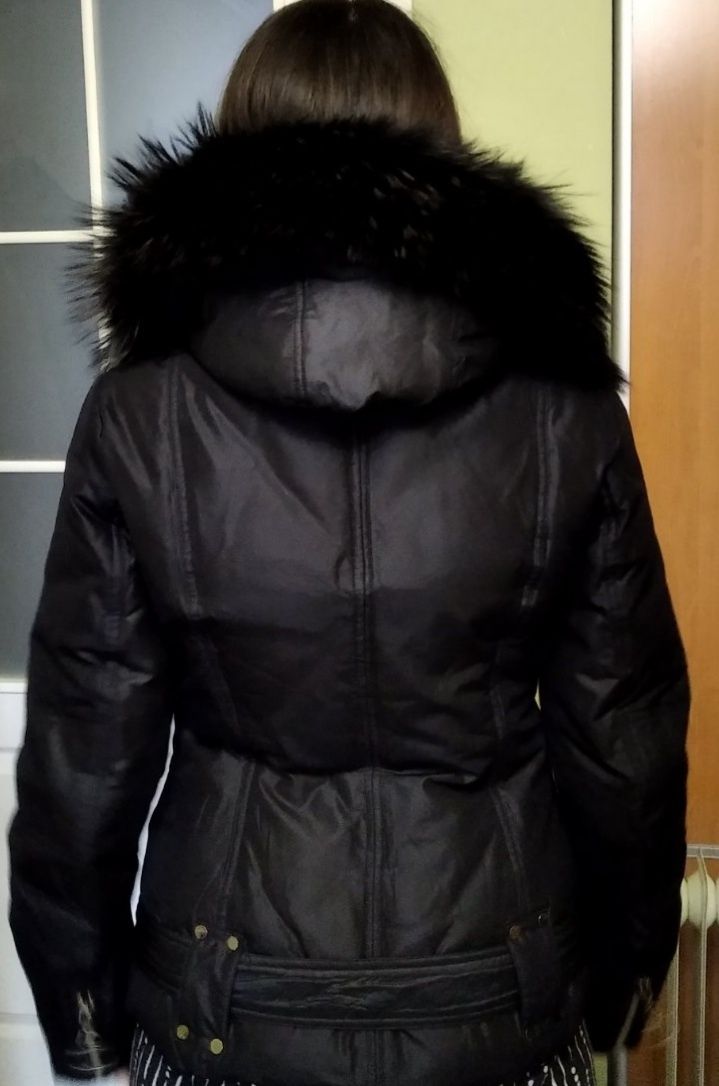 Тепла жіноча куртка