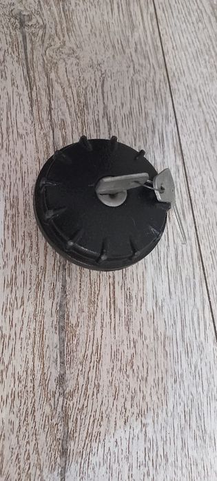 Кришка для бака на ключ