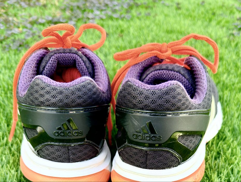 Sapatilhas Adidas tamanho 40