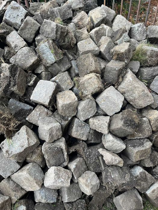 Kostka granitowa po rozbiórce