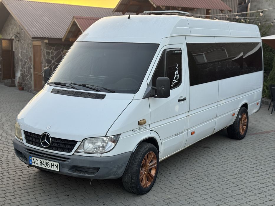 Mercedes Benz Sprinter 8+1