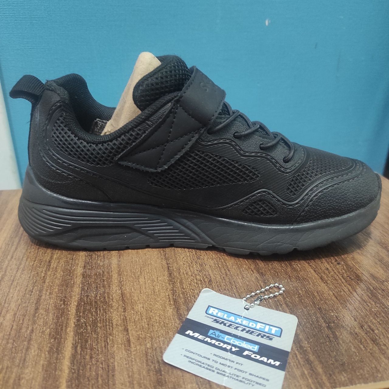 Sketchers  кроссовки детские, черного цвета , размер - 33.5  (21 см)