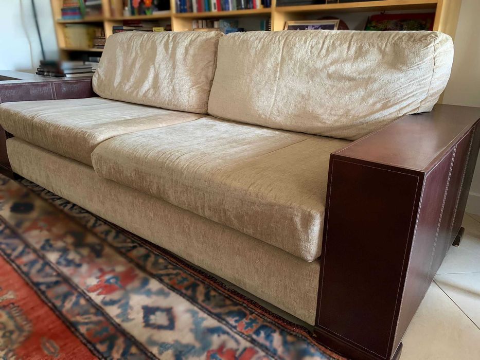 Conjunto Sofas (2 e 3 lugares) tecido e couro bom estado (com oferta)