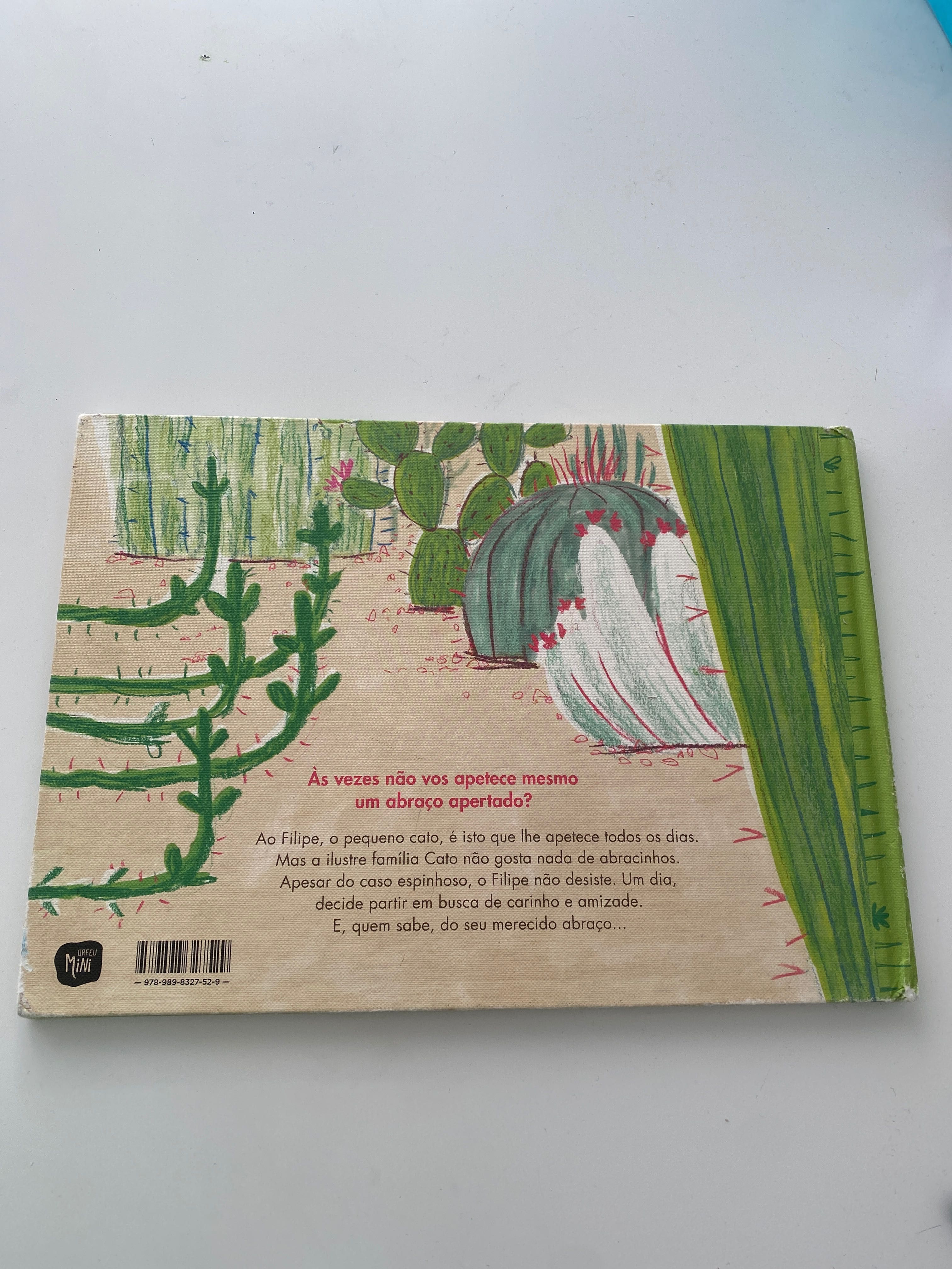 Livro infantil “Quero um abraço”