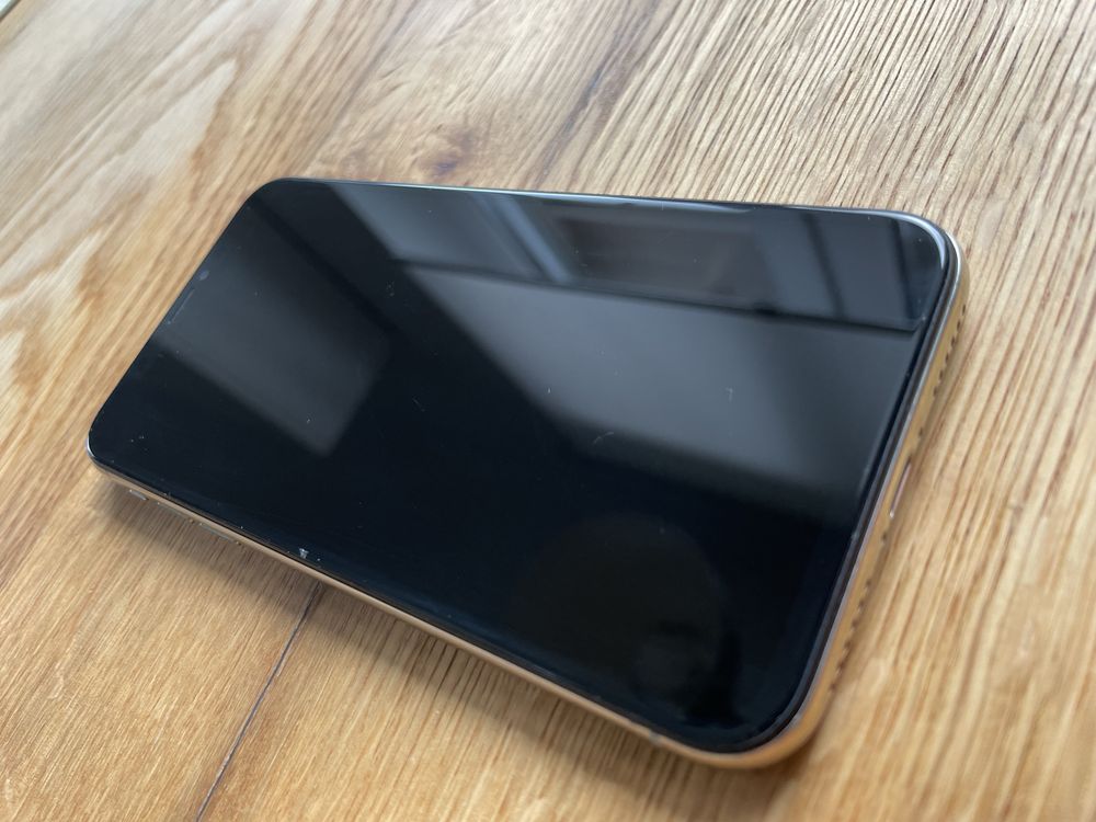 iPhone X Model MQAG2PM/A 256GB