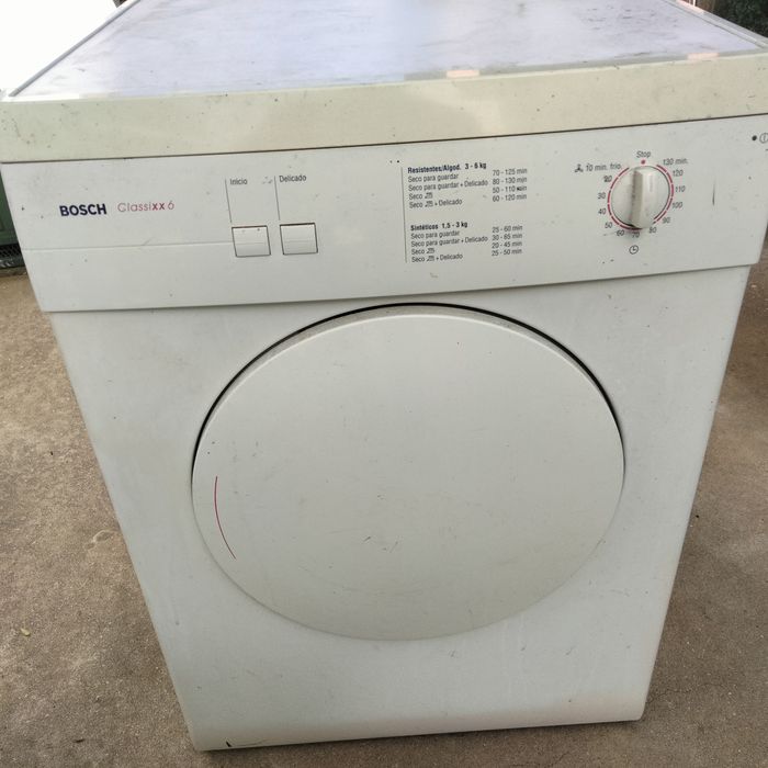 Máquina de secar roupa usada