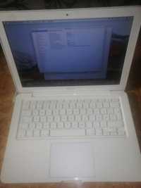 Ноутбук macbook 2010