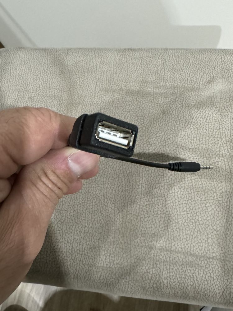 Cabo adaptador macho auxiliar de 3,5 mm para fêmea USB