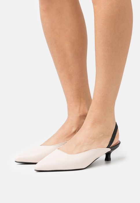 Czółenka na obcasie Pretty Ballerinas 38