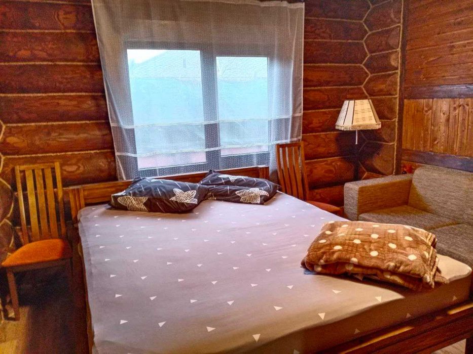 Оренда будинка дома с бассейном у реки с территорией посуточно у реки