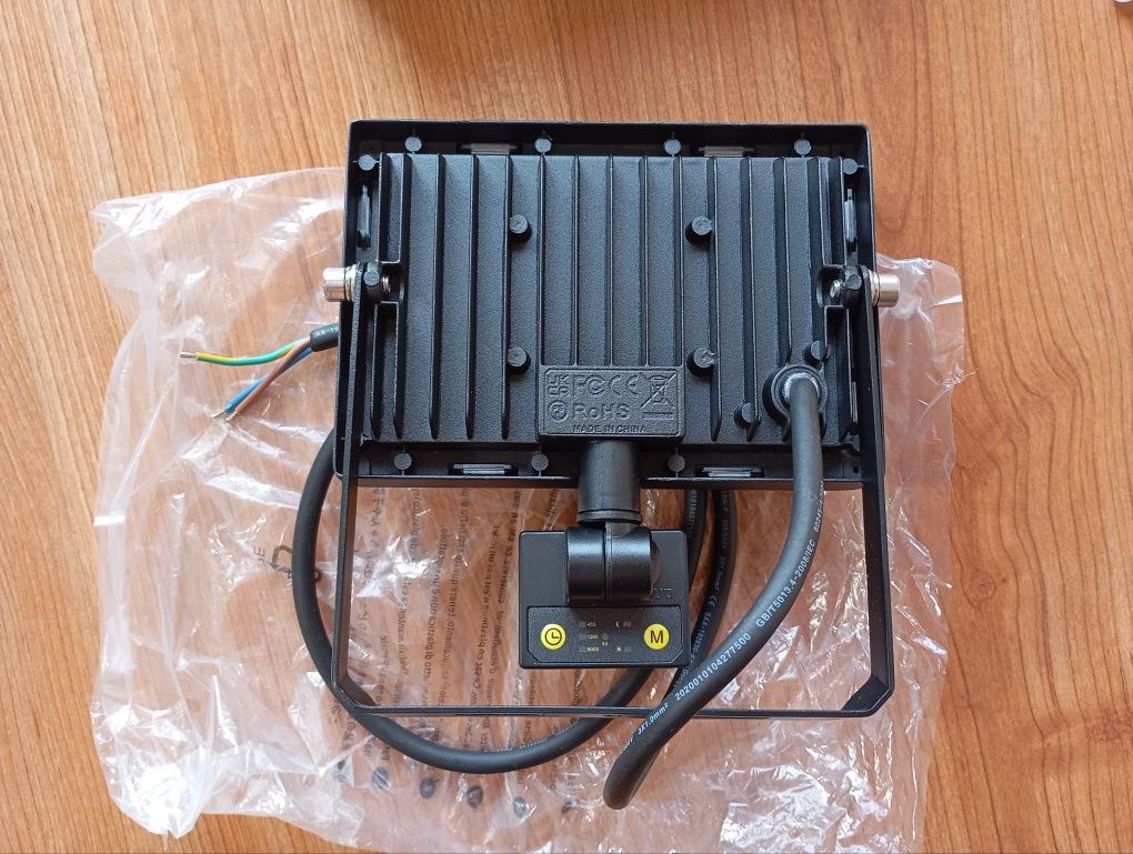 Projetor de led com sensor de presença