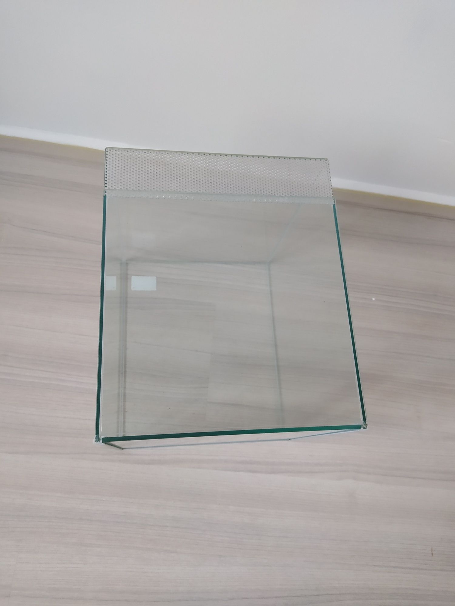Terrarium dla małego żółwia, gada itp. z wentylacją