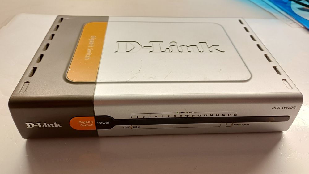 Світч D-Link Giga Express DES-1018DG