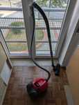 Aspirador Ufesa 1800W + 6 sacos