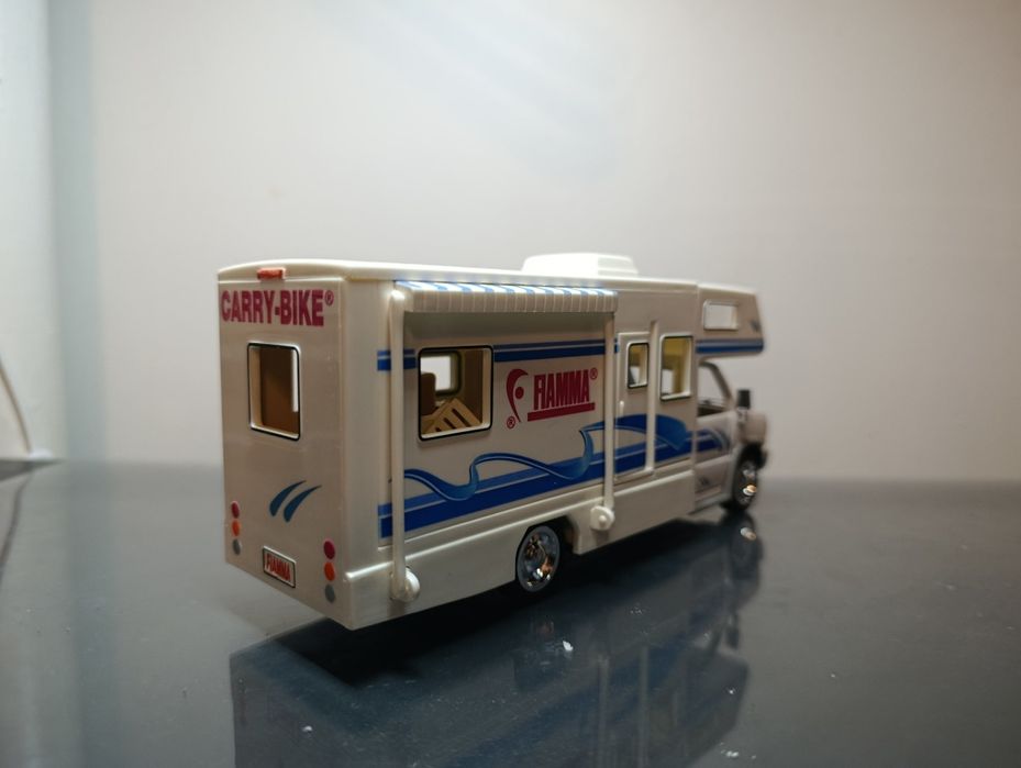 Дом на колесах 1/43 флимма