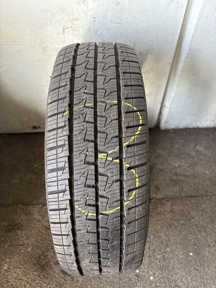 4x Opony Continental VanContact 4Season 215/70R/15C