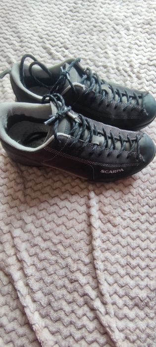 Продам красовки scarpa на goretex