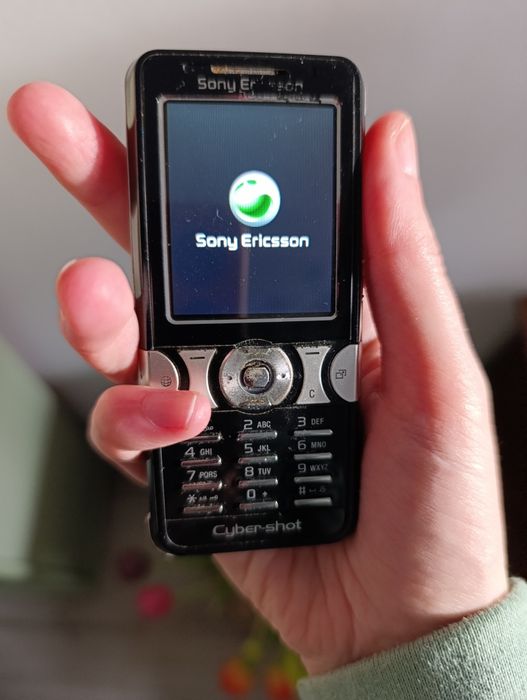 Sony Ericsson K550i z 2007 roku + oryginalna ładowarka