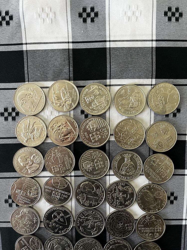 31 moedas de 200 escudos e 1 moeda de 250 escudos entre 1989 e 1999