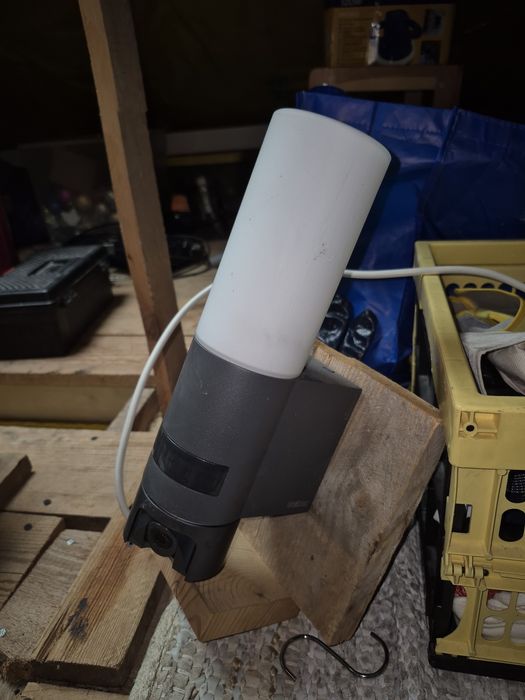 Sprzedam lampe  zewnetrzna smart firmy Steinel  z kamerą  i wejście  n