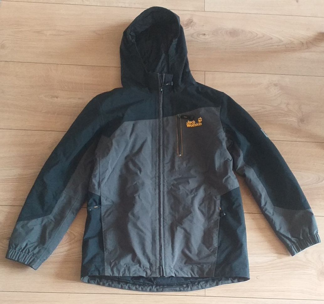 Sprzedam kurtkę dziecięcą Jack Wolfskin  rozmiar 152 L