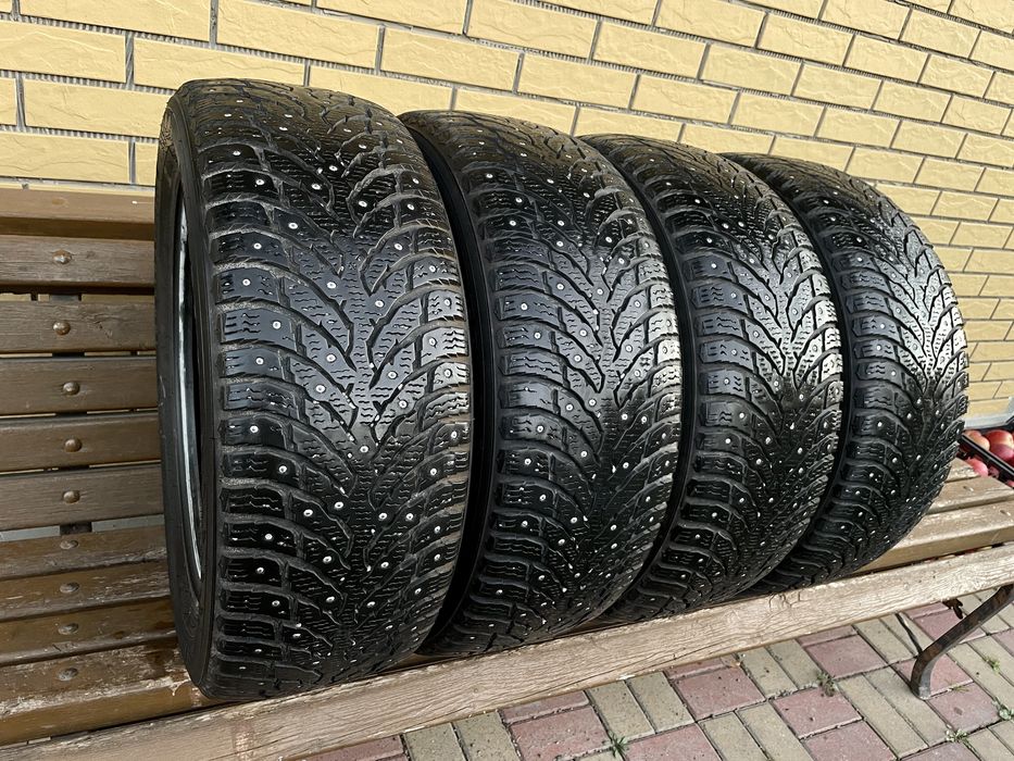Шини Резина 215.55 R17 Nokian Зима 20 рік