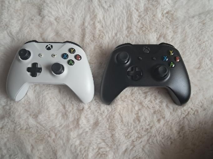 XBOX ONE S + pady