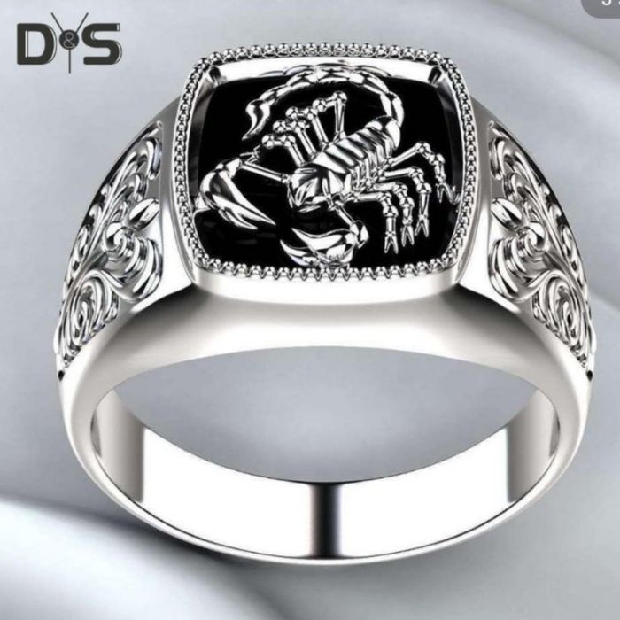 Кольцо як мужське так і женське