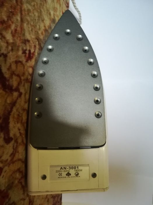 Утюг электрический новый