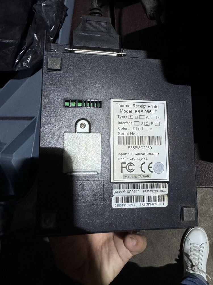 Conjunto de Computador com ecra tatil para negocio