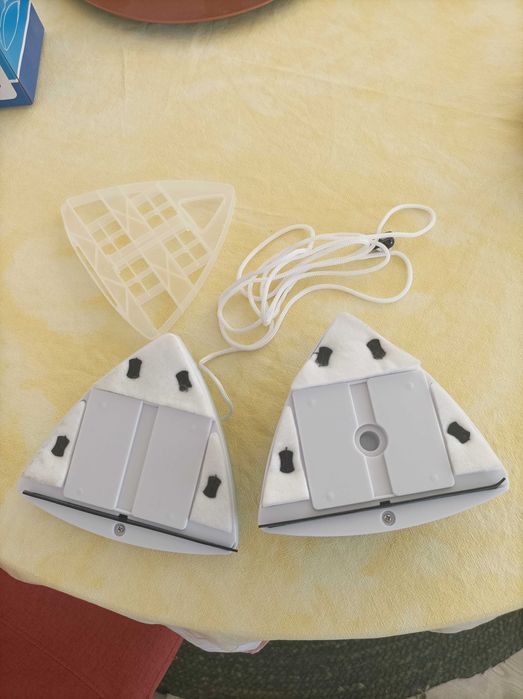 Limpa vidros magnético com regulador