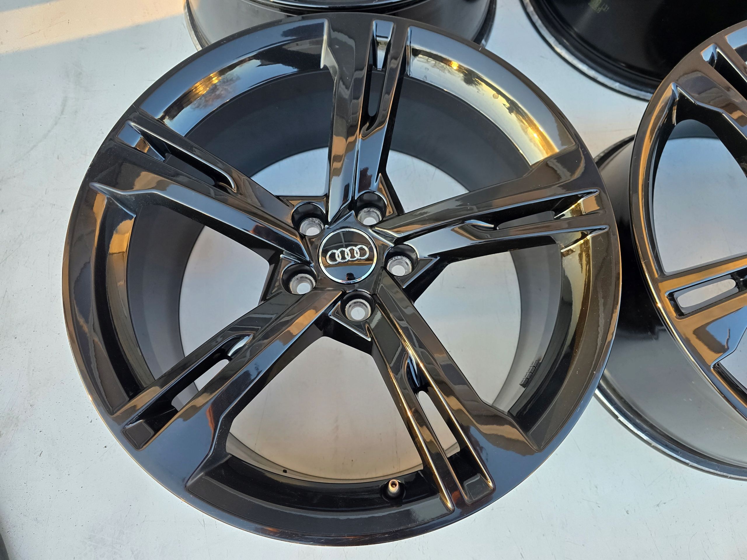 Audi A5 A6 C7 C8 S6 A7 A4 B8 B9 Q5 5x112 19'' ET32
