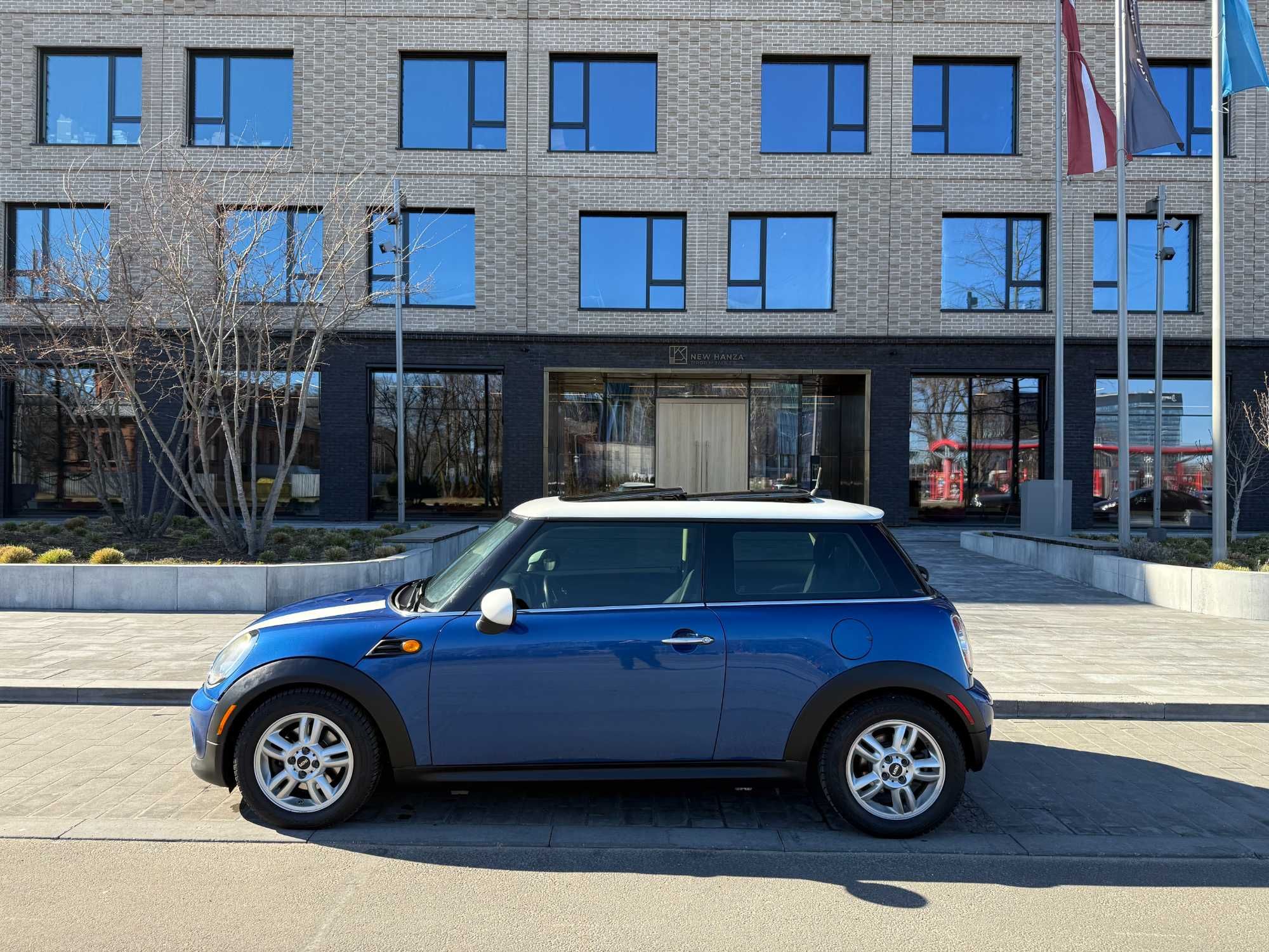 Продам Mini Cooper Hatch 2012