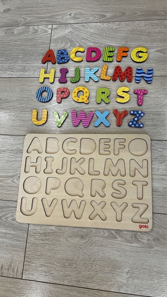 Alfabet drewniany firmy Goki literki, układanka, gratis pieczątki