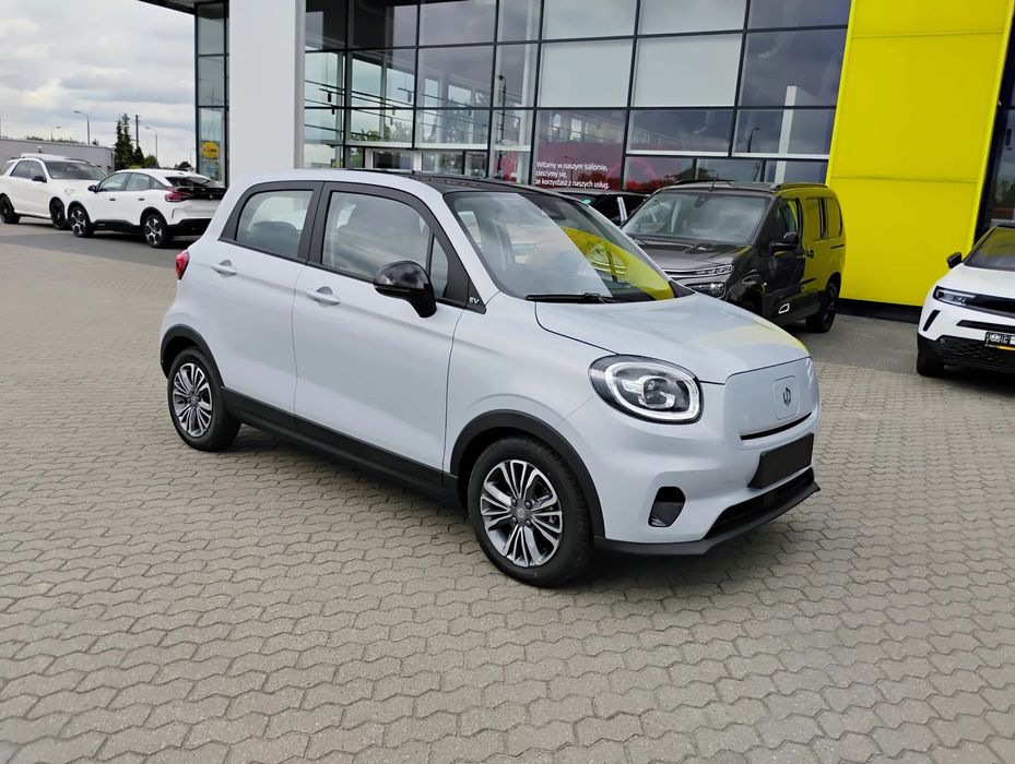 Leapmotor T03 W kolorze białym dostępne na placu