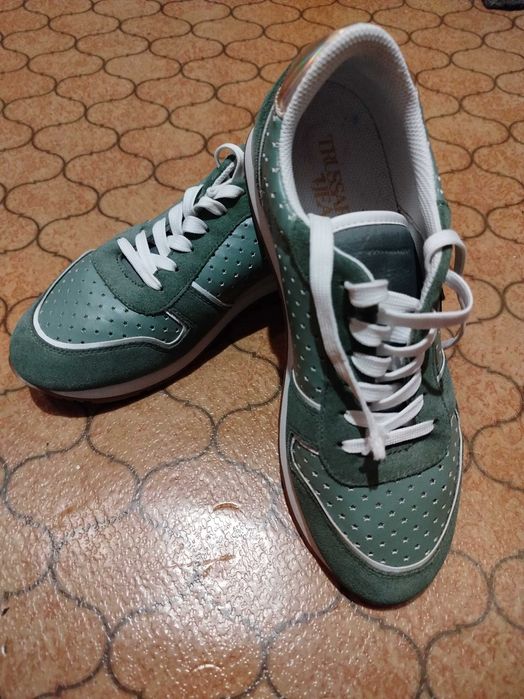 Продам жіночі кросівки Trussardi Jeans. Розмір 40