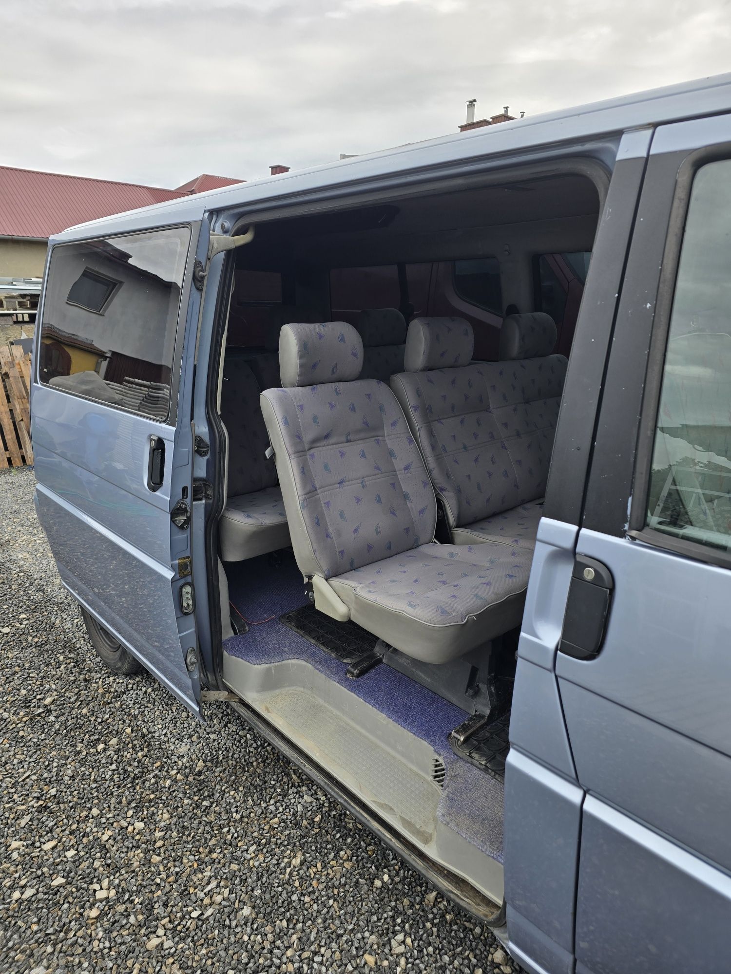VW T4 Caravelle 2,5 102km