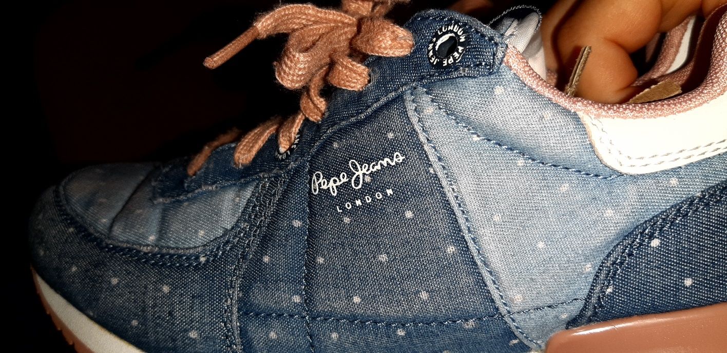 Buty sportowe Pepe Jeans r.35 wkładka 22,2  lekkie