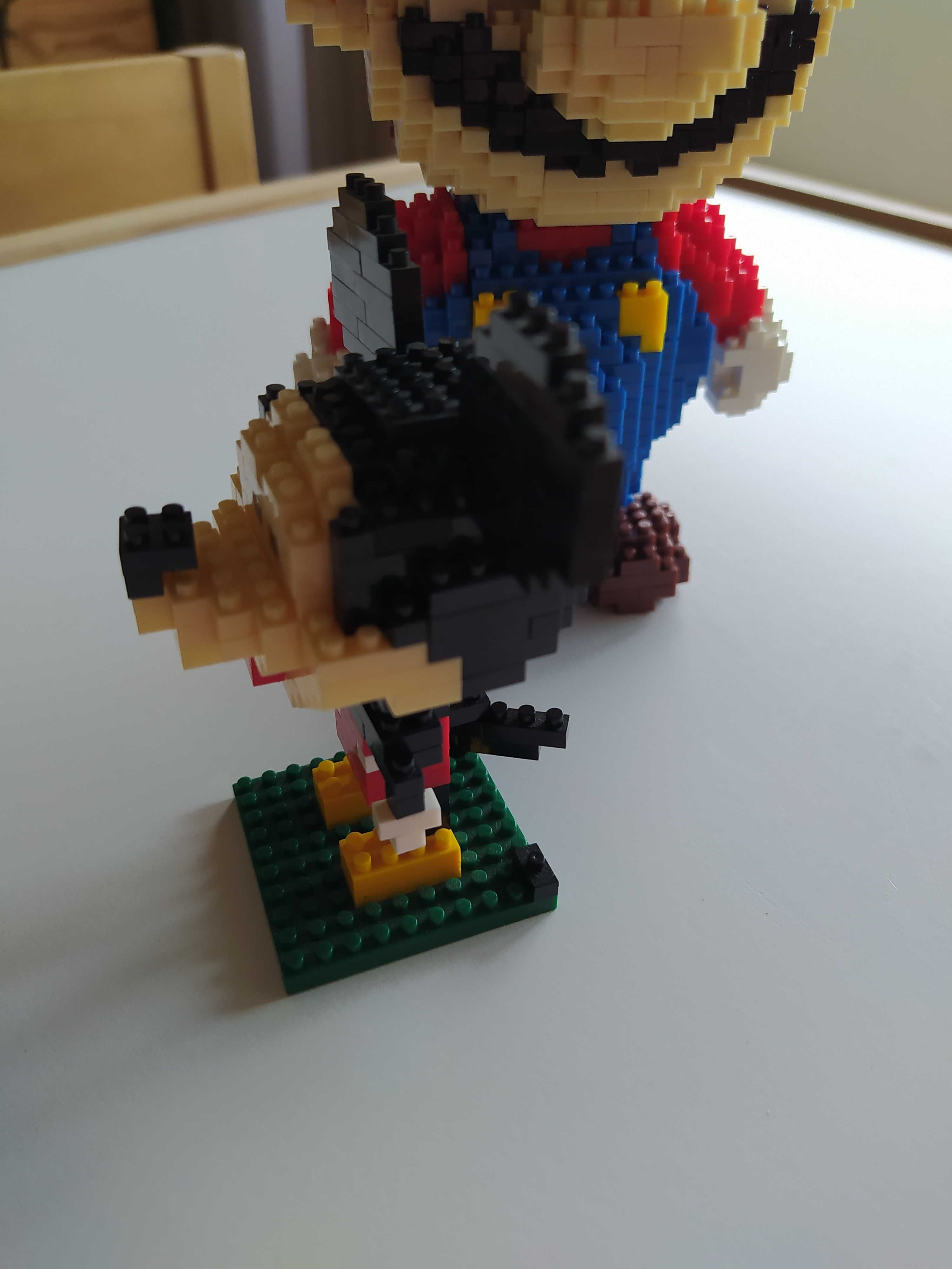 Super Mário e Mickey em Micro Lego