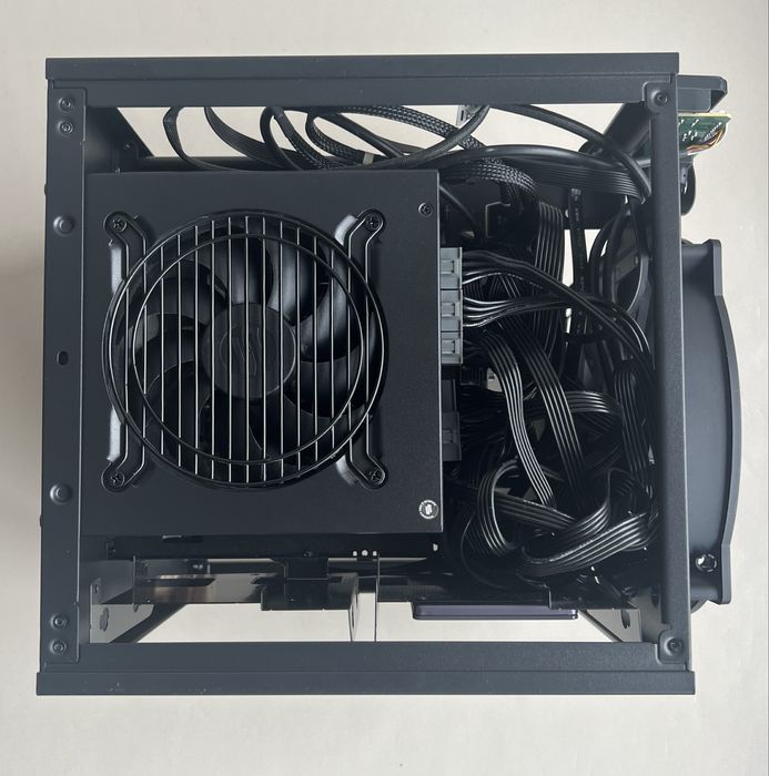 Komputer Gamingowy - RTX 2060 SUPER, AMD RYZEN 7 3700X, 16 GB RAM DDR4