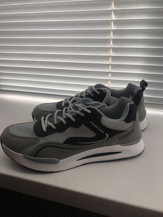 Кросівки чоловічі 41